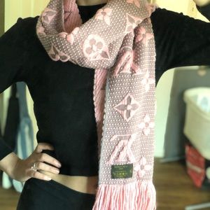 Louis Vuitton - Pink Monogram Convertible Wool Scarf